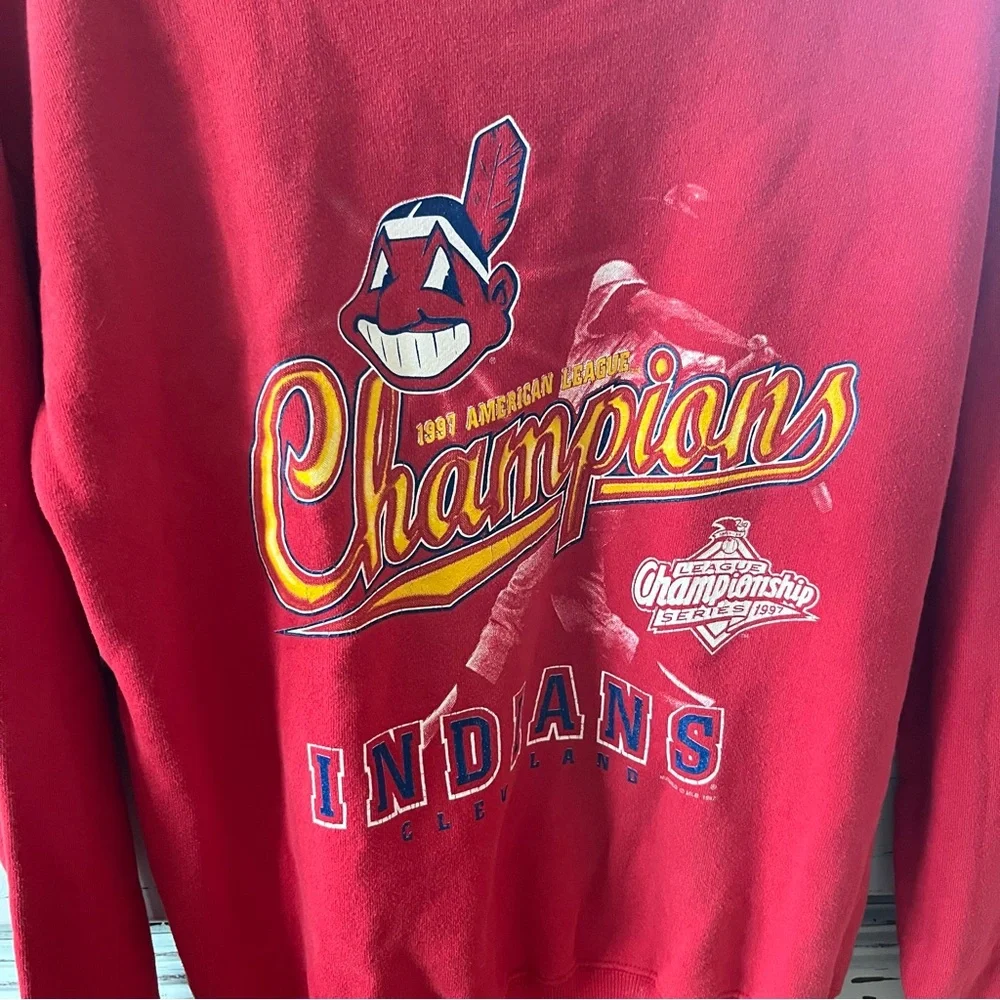 Lee Red Vintage 97’ Cleveland Indians Champions Graphic Men's Sweater